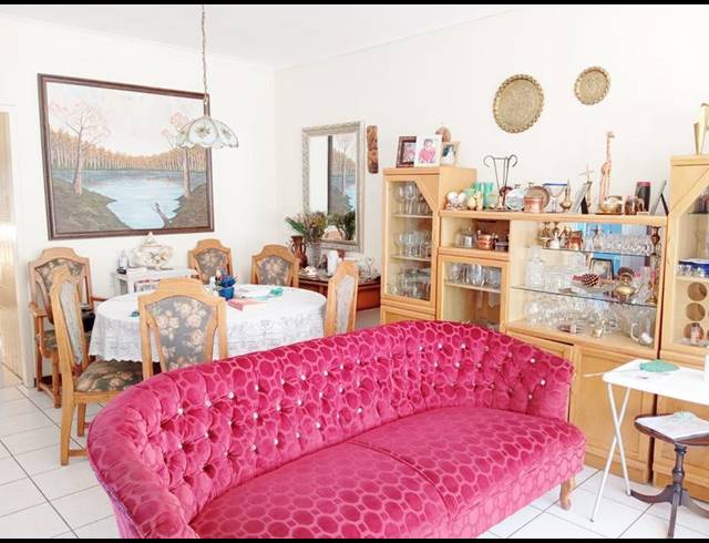 2 BEDROOM APARTMENT FOR SALE IN SIMMERFIELD